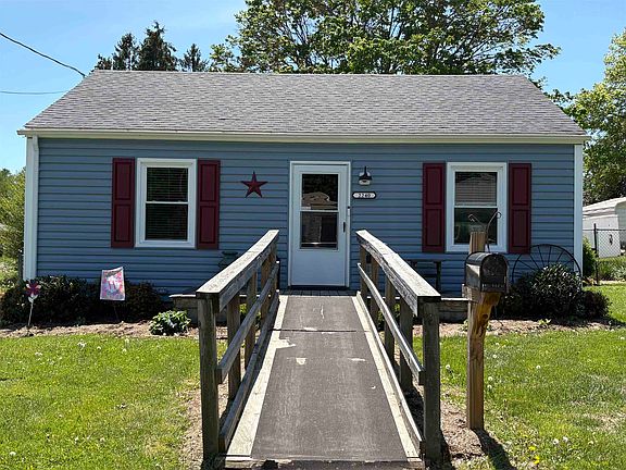 2nd image of 2240 Cortland St