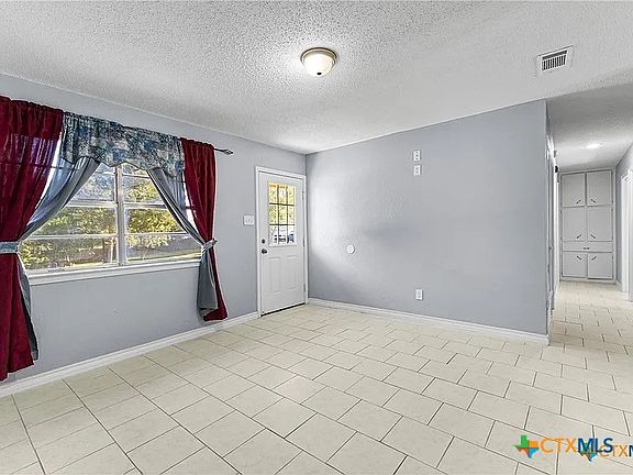 5th image of 104 E Arlo Rd