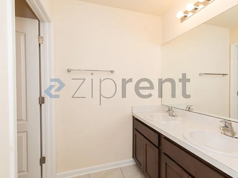 86135 Railway Pl — Photo 36