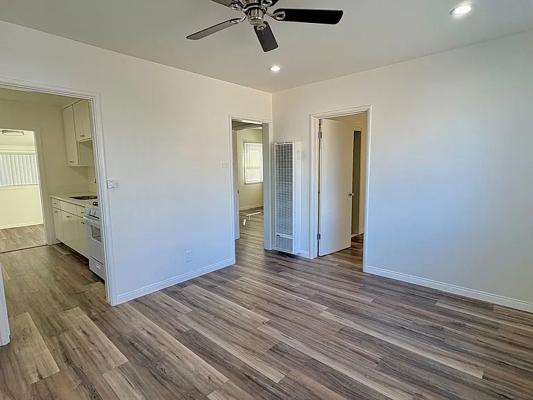 14902 S Inglewood Ave — Photo 10