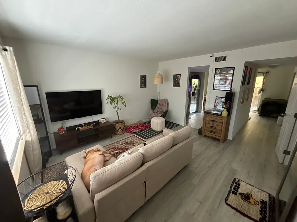 935 Joe St #5