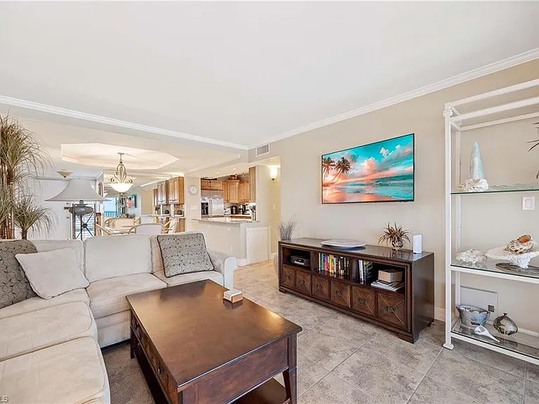 3443 Gulf Shore Blvd N #808 — Photo 11