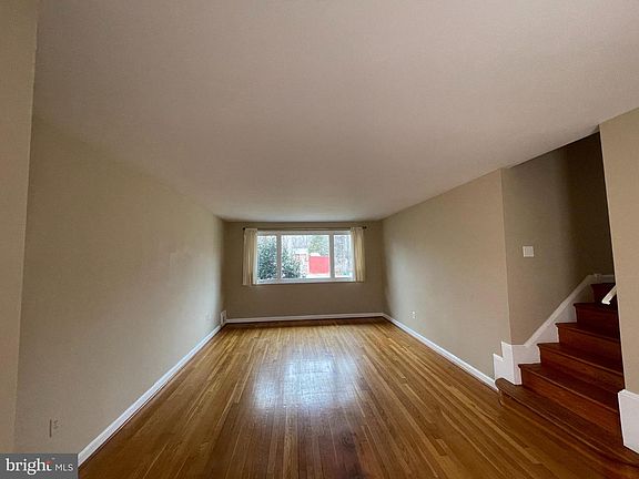 5th image of 7407 Sweetbriar Dr