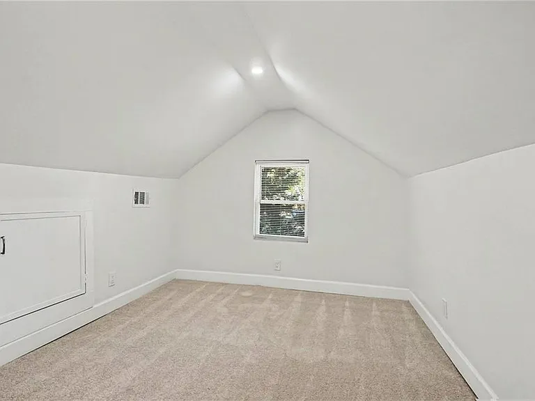 1201 Walker Dr — Photo 20