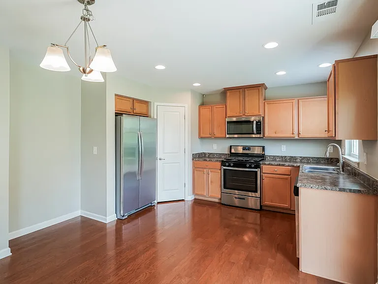 408 Parmley Ln — Photo 6