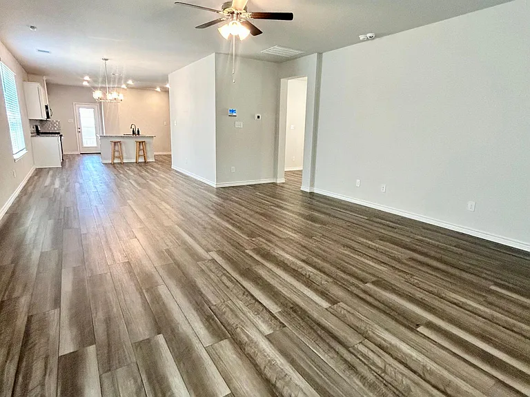 915 Toledo Bend Dr — Photo 6