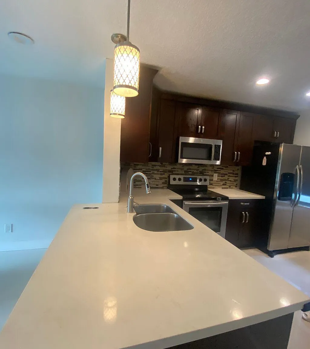 3 bed, 2.5 bath, 1341 sqft, $3,500 — Photo 4