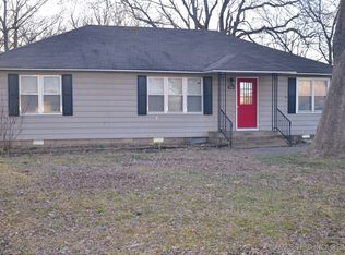 201 S Hayden St, Chouteau, OK 74337