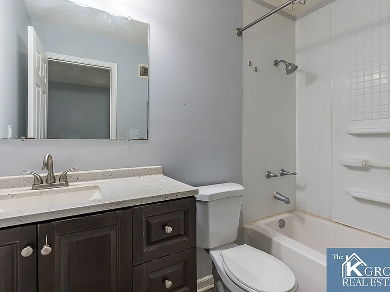 608 N Woodland Dr #3 — Photo 8