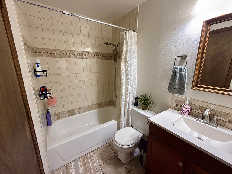 Upstairs/primary bathroom
