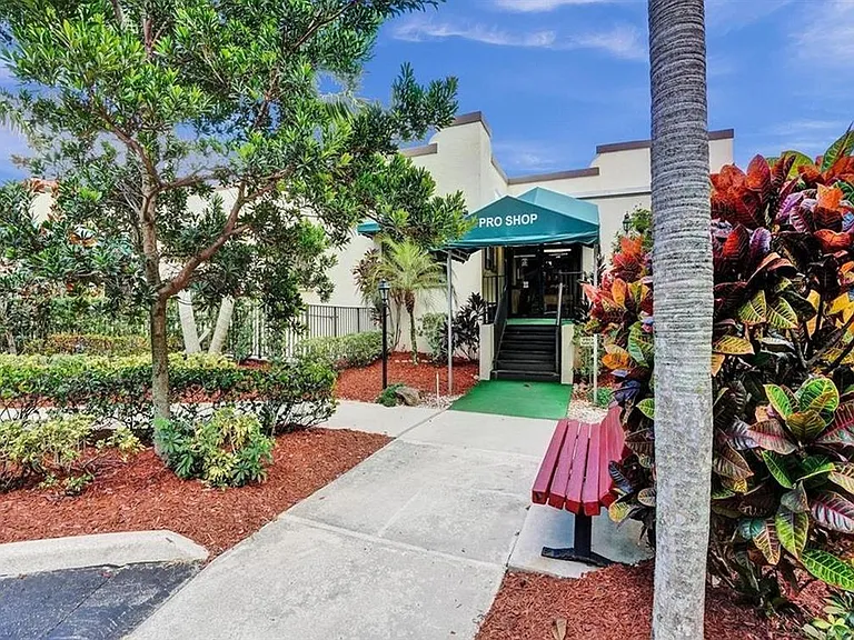 9501 Seagrape Dr #305 — Photo 37