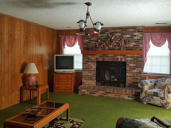 3rd image of 1476 Pearl Ave