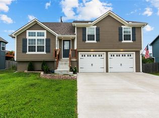 22100 Crystal Ave, Peculiar, MO 64078