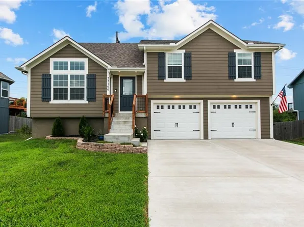 22100 Crystal Ave, Peculiar, MO 64078