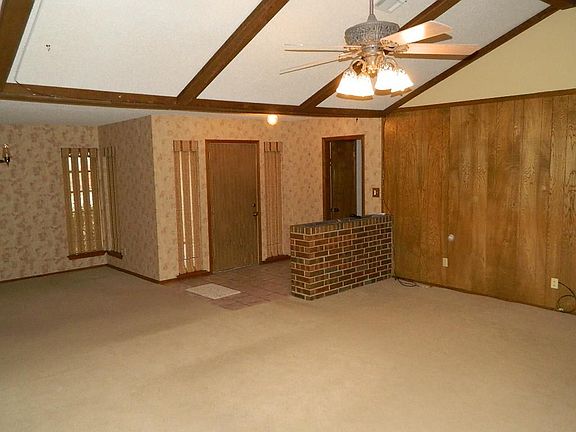 4th image of 2512 NE Turtle Creek Dr