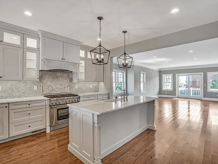 1260 Ocean Ave #B — Photo 9