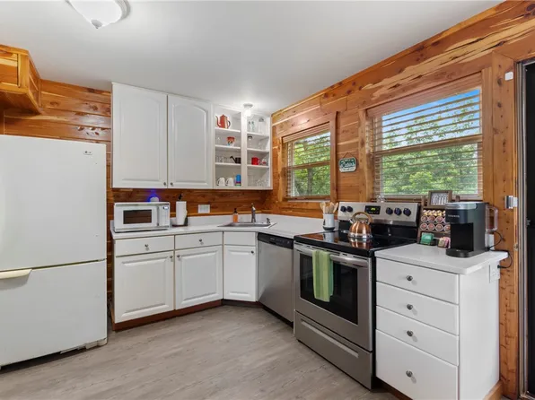 805 County Road 309, Eureka Springs, AR 72632