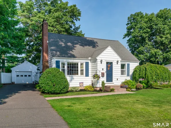 16 Raymond Place, Cromwell, CT 06416