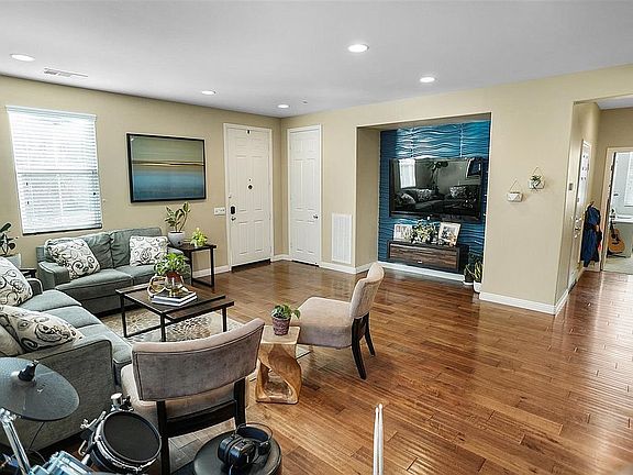5th image of 28825 Iron Village Dr