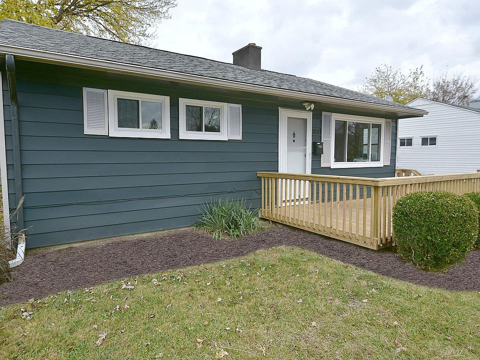 1st image of 2125 E Dorothy Ln