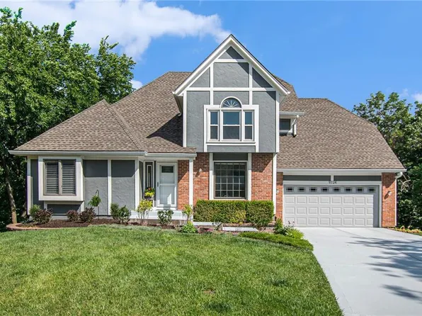 9724 W 115th St, Overland Park, KS 66210