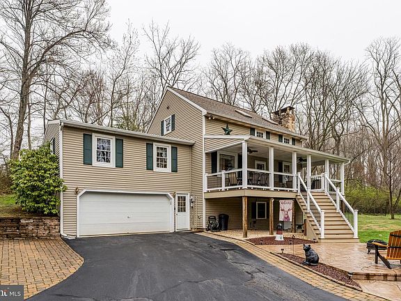 2nd image of 1195 Seglock Rd