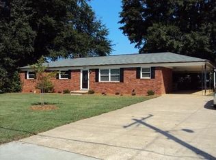2562 2nd Ave NW, Hickory, NC 28601