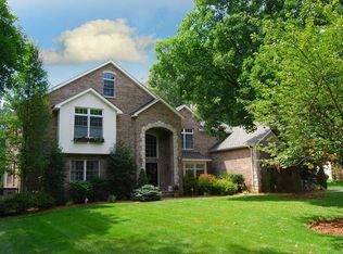 448 Weymouth Dr, Wyckoff, NJ 07481