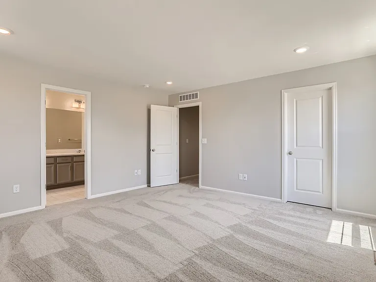 6302 N Fulton St — Photo 14