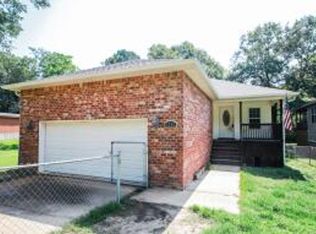 1303 S 11th St, Leesville, LA 71446