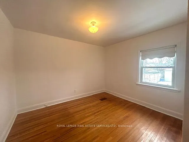 6 Hiawatha Pkwy #UPPER LEVEL — Photo 13