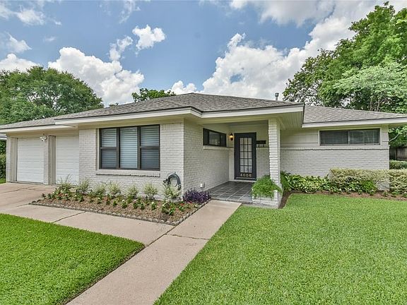 Welcome home ----4606 Redstart