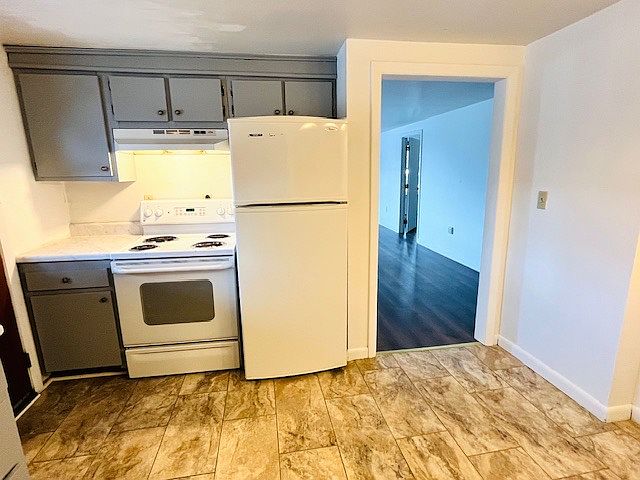 Kitchen & Living Room Doorway