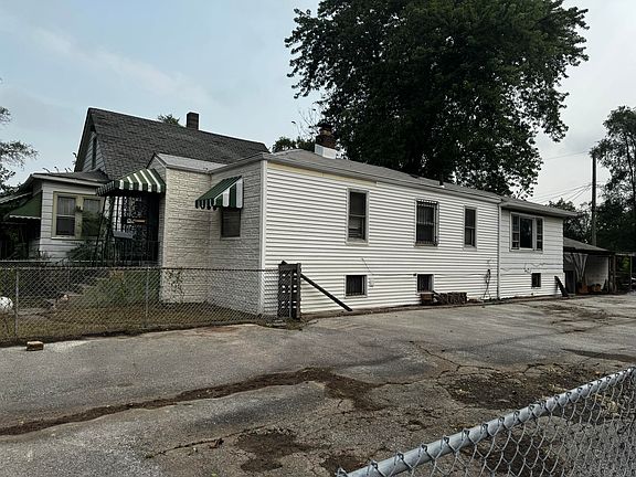 2nd image of 2589 Jefferson St