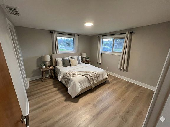 Bedroom (staged with AI)