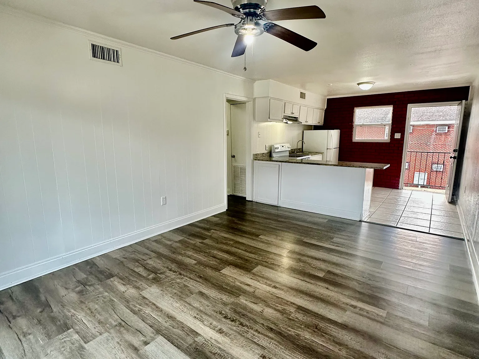2 bed, 850 sqft, $850 — Photo 3