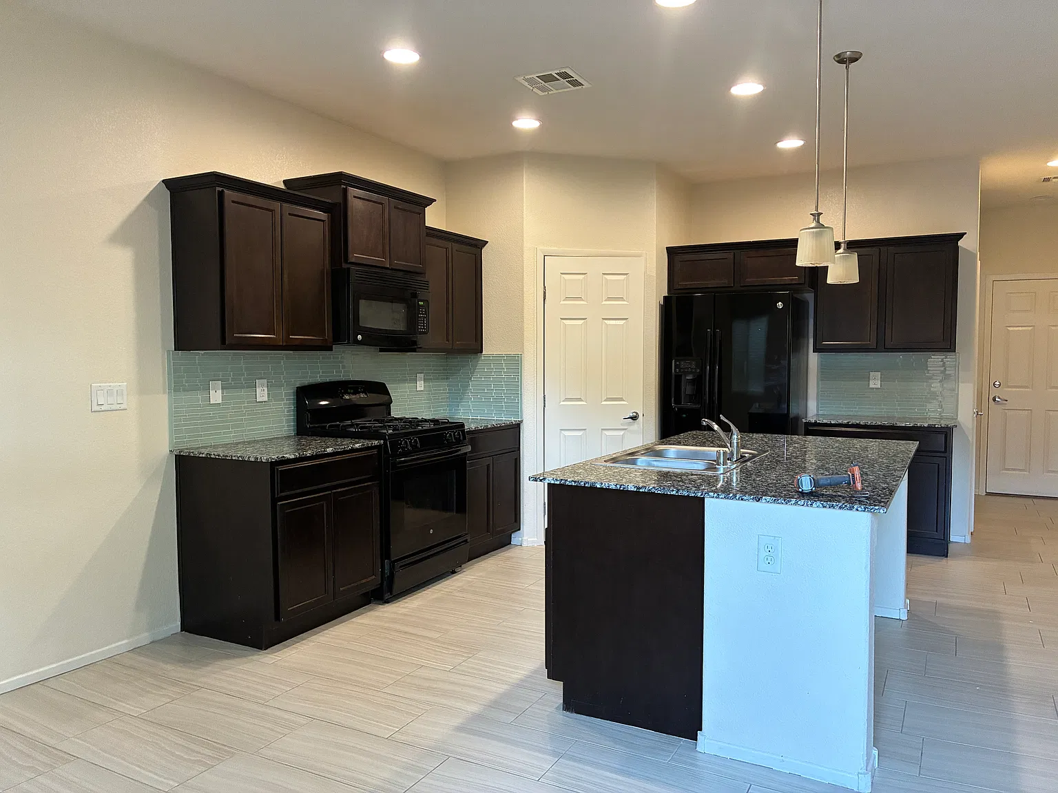 3bed 3.5 bath homes - Deer Springs — Photo 4