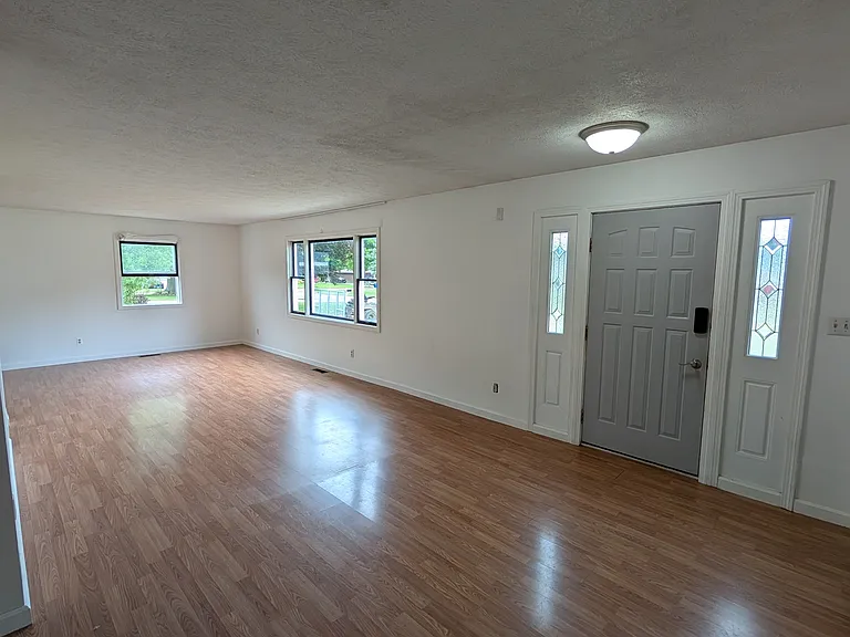 Front Entry foyer adjoins living room