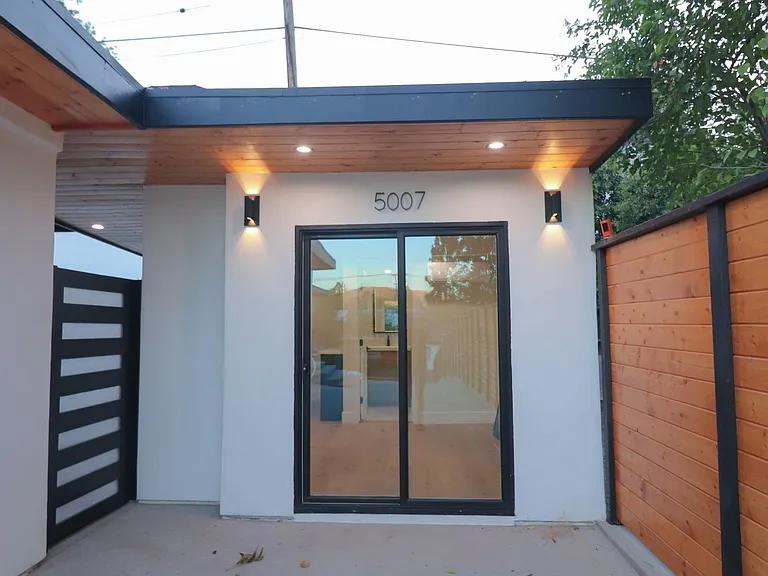 Catalon Ave — Photo 4
