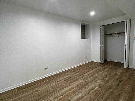5th image of 865 W Newport Ave #G