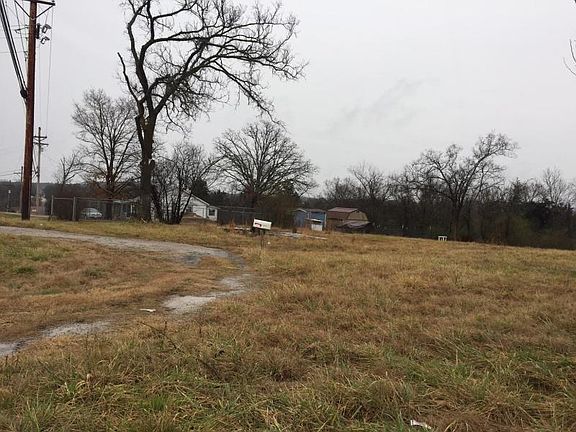 3rd image of 1084 E State Highway 76
