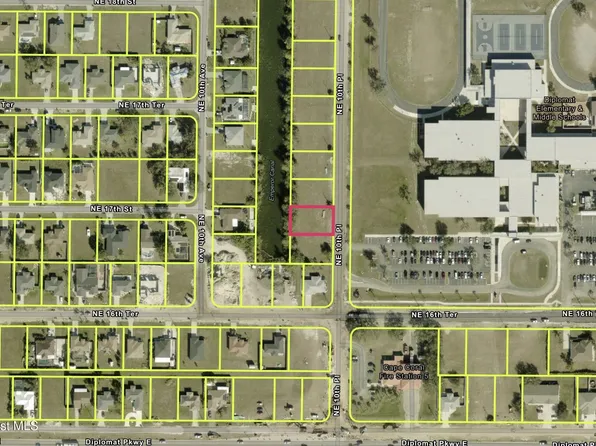 1628 SW 10th Pl, Cape Coral, FL 33991