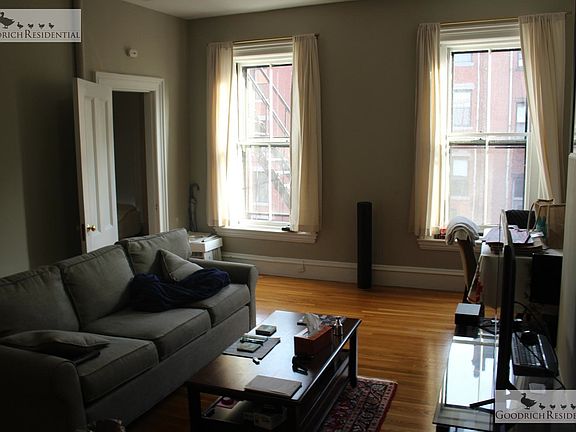 5th image of 300 Marlborough St APT 8B