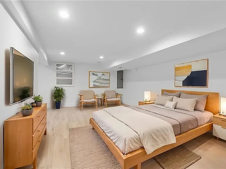 8105 Rosewood Dr — Photo 43