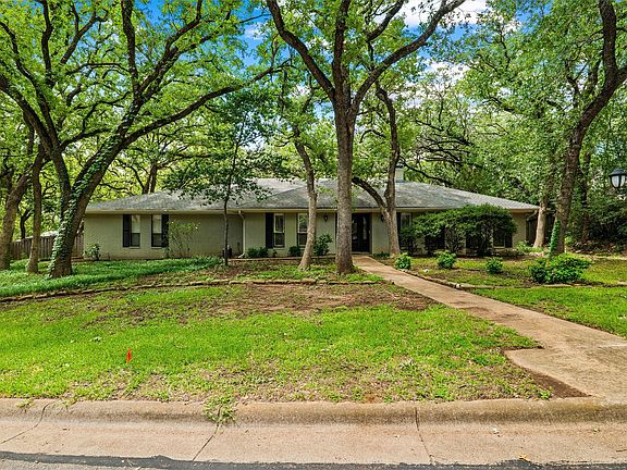 3rd image of 1804 Hillvalley Dr