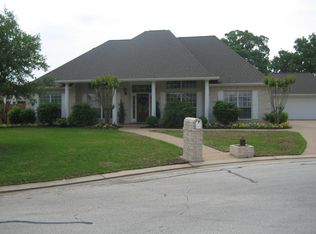 702 Coral Rdg W, College Station, TX 77845