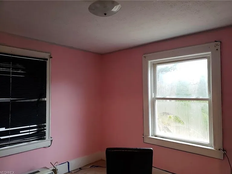 685 Garry Rd — Photo 5