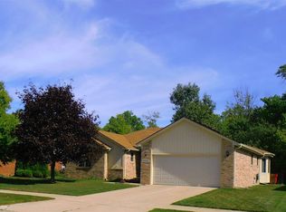 46562 Serenity Dr, Macomb, MI 48044