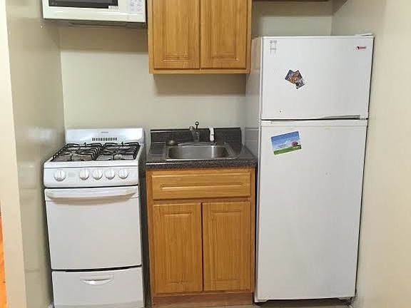 4th image of 27 Crooke Ave APT 5C