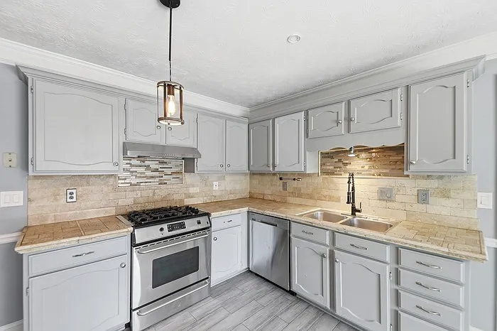 310 Crescentview Ct — Photo 7